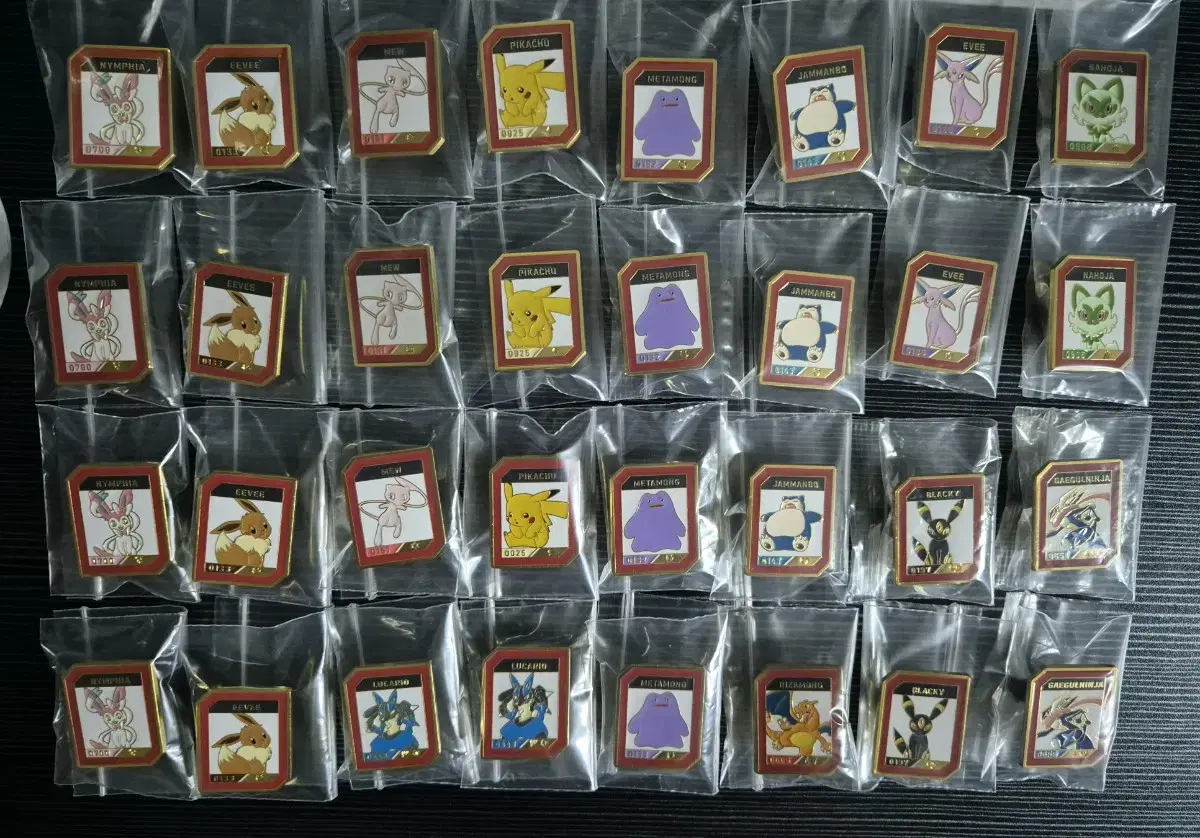 Pokemon Metal Lapel Pin Badge Pokemon Korea Exclusive Pikachu Eevee Charizard